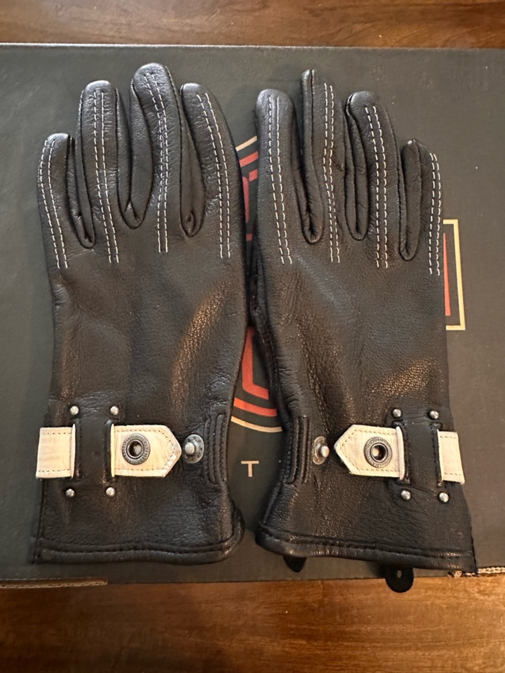 Harley-Davidson Women's Black Leather Gloves with White Stitching and Tabs XS